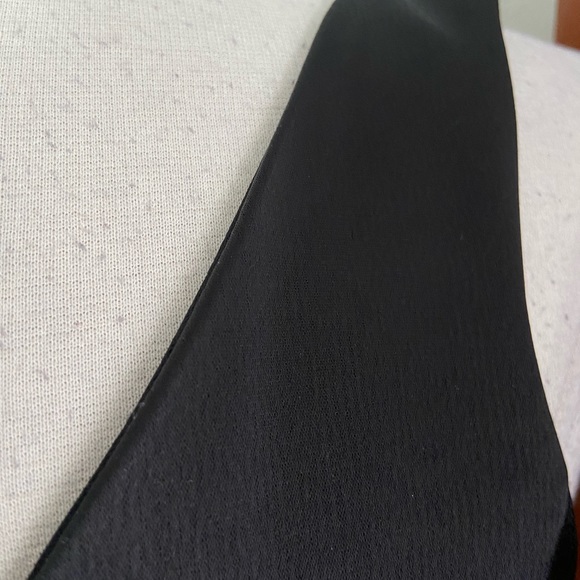 NWT Tahari Black Satin-like Cocktail Dress Size 8 Sleeveless Sheath - Picture 5 of 12